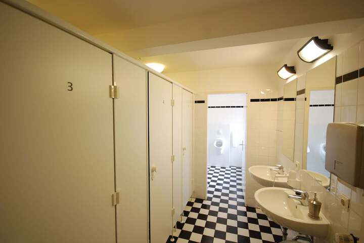 Room 37 of 54