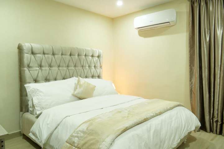 Room 11 of 38