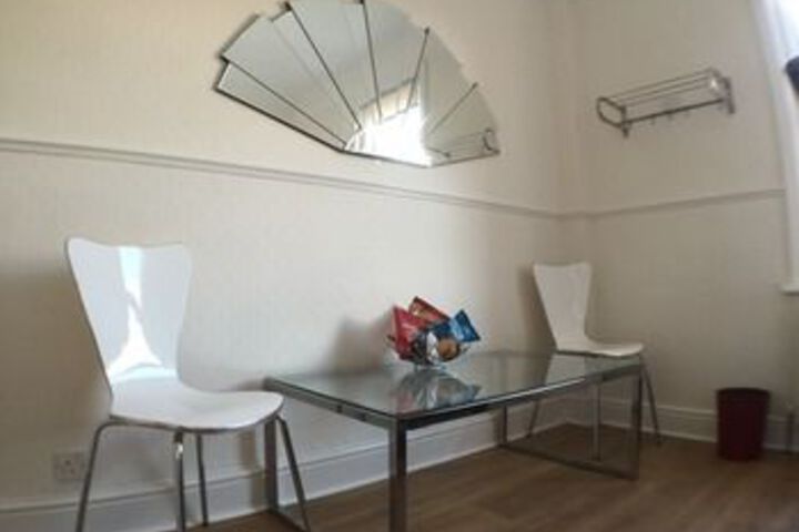 Room 33 of 42