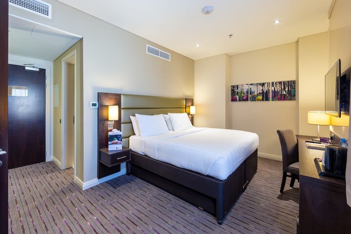 Room 13 of 42