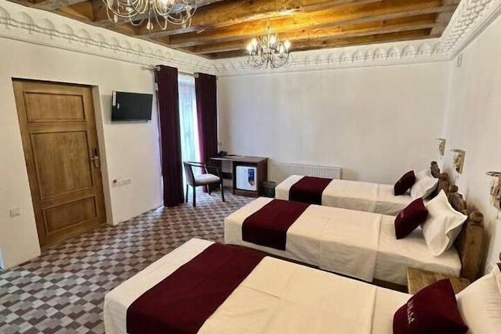 Room 9 of 25