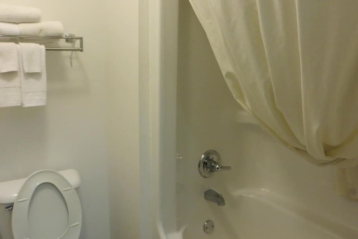 Room 17 of 32