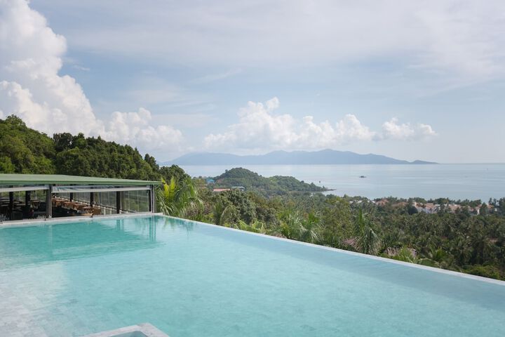 Pool Hotel