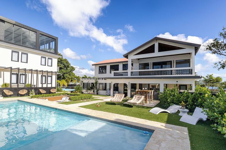 Exterior of 623 Boquerón Villas
