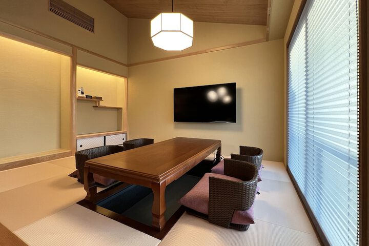 Room 51 of 74