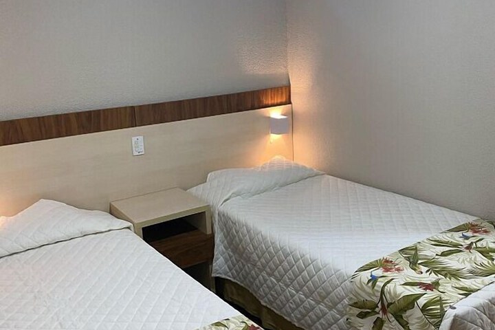 Room 7 of 27