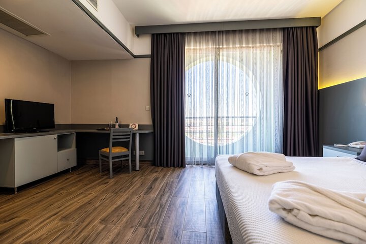 Room 30 of 259