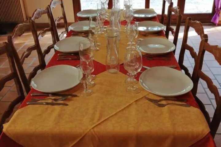Dining 11 of 13