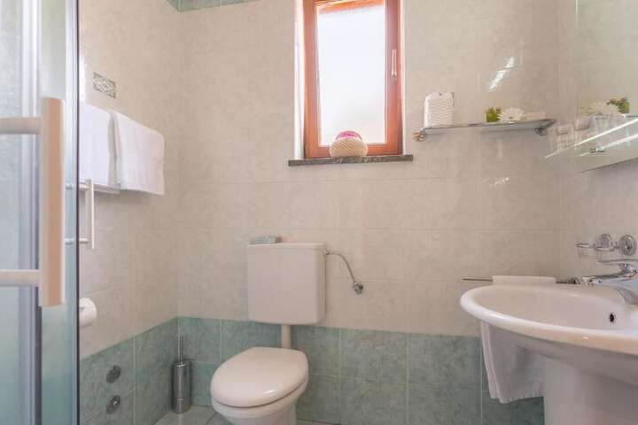 Room 19 of 19