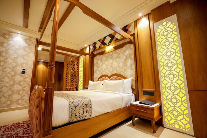 Room 13 of 70