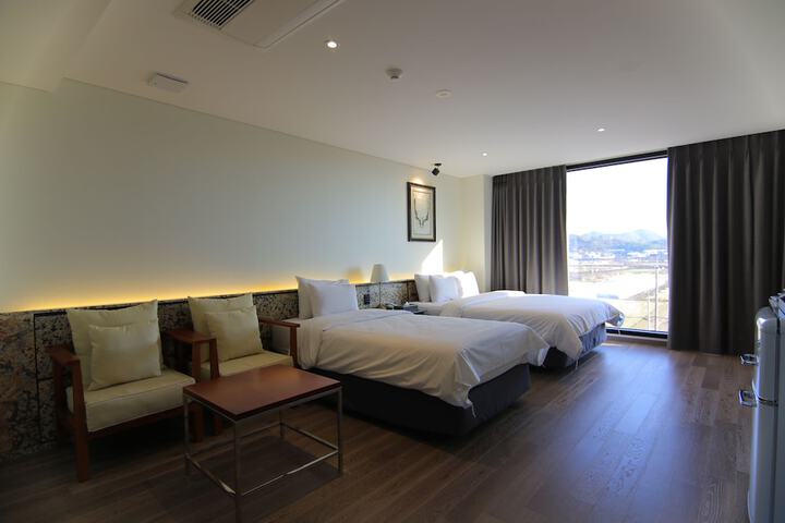 Room 38 of 190