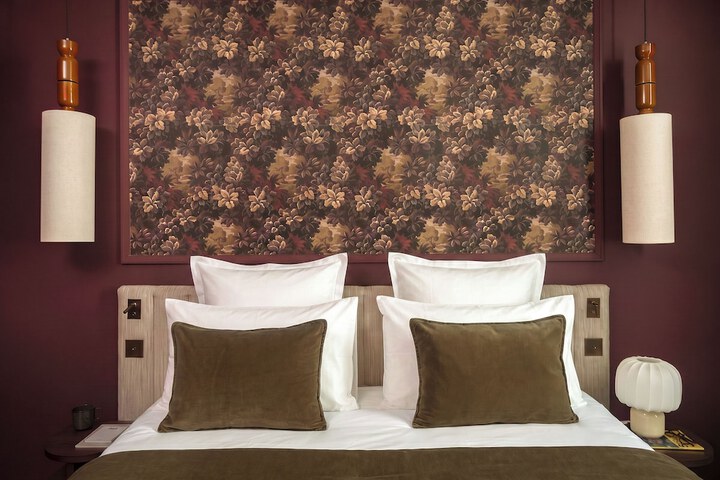 Room 17 of 28