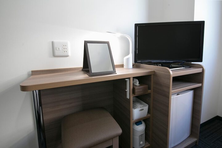 Room 9 of 35