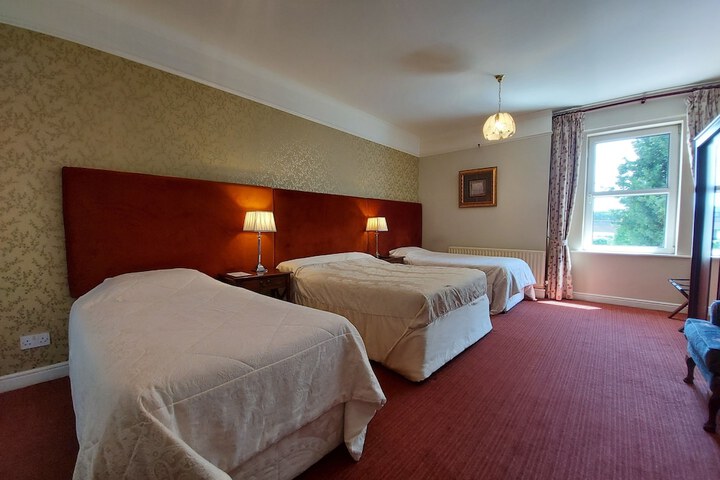 Room 6 of 44