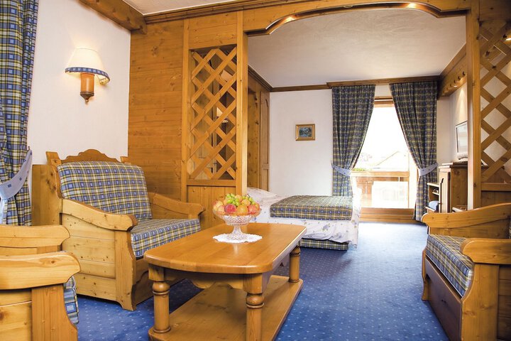 Room 4 of 24