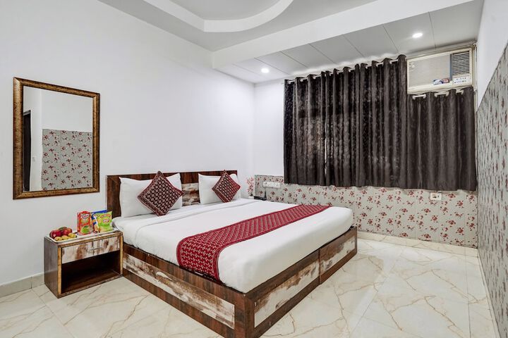 Room 4 of 6
