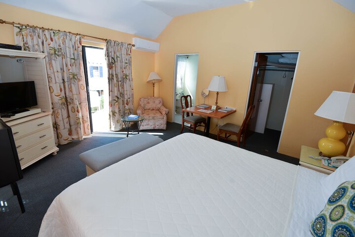 Room 20 of 77