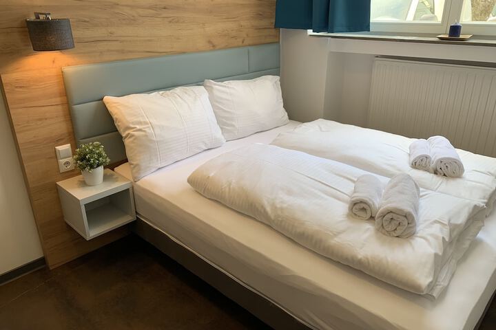 Room 4 of 20