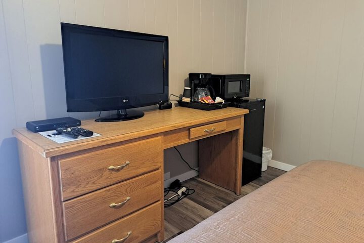 Room 14 of 176