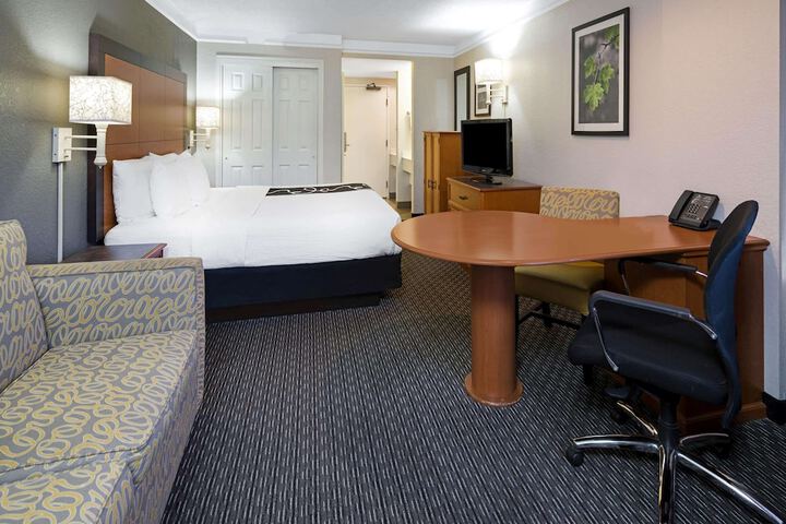 Room 11 of 30