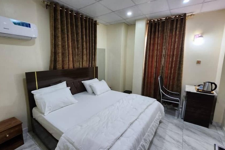 Room 5 of 29