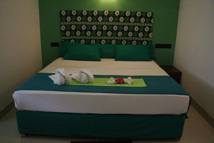 Room 2 of 4