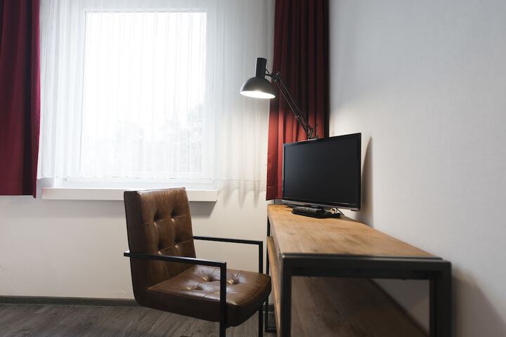 Room 15 of 42