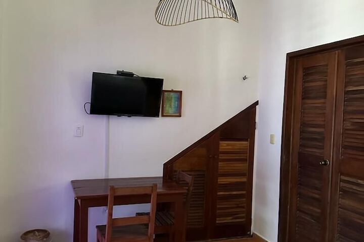Room 11 of 33