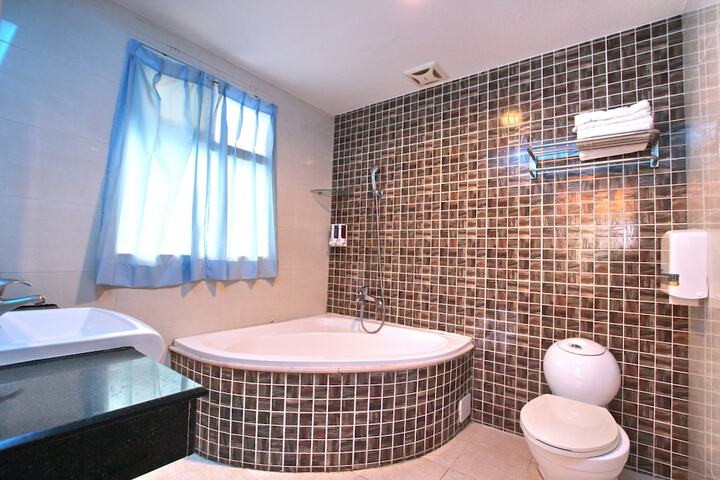 Room 44 of 60