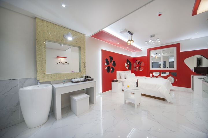Room 5 of 49