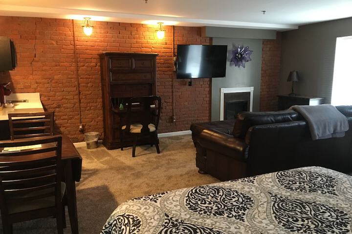 Room 3 of 36