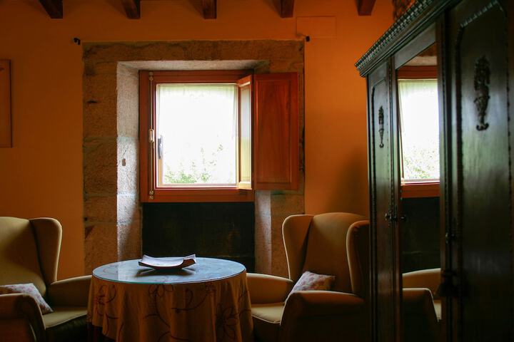 Room 6 of 16