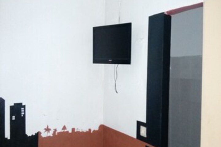 Room 11 of 12