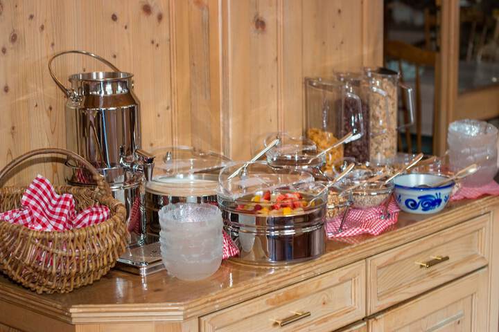 Breakfast/Coffee Service 50 of 69
