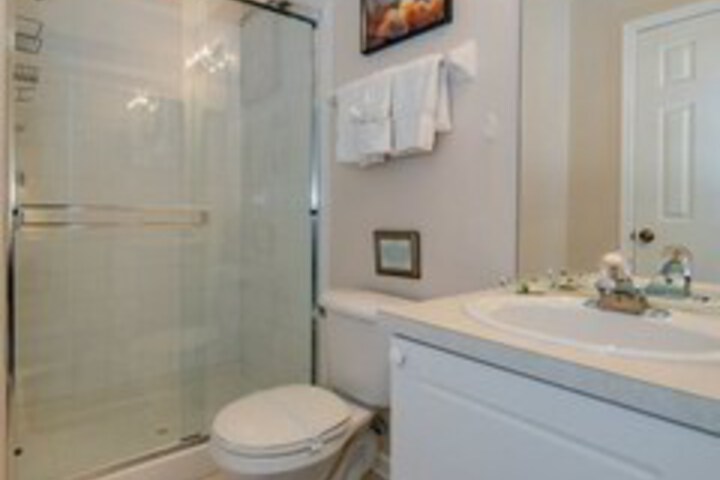 Room 6 of 28