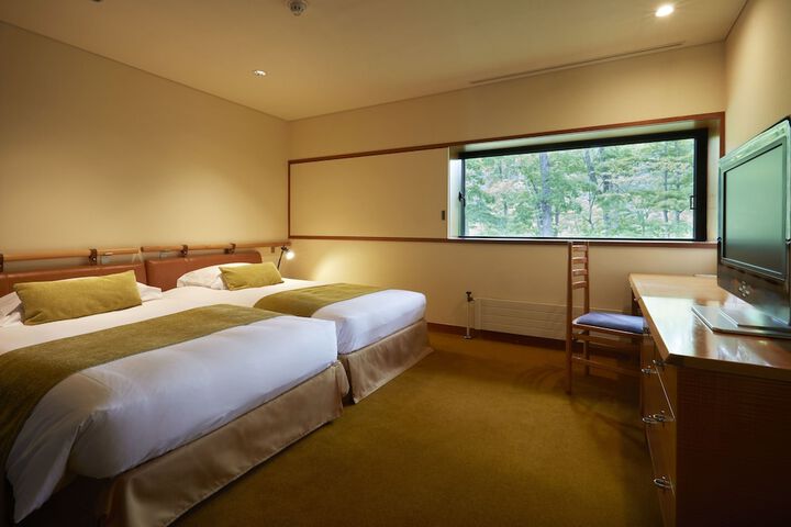 Room 8 of 46