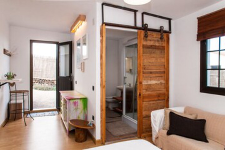 Room 2 of 52