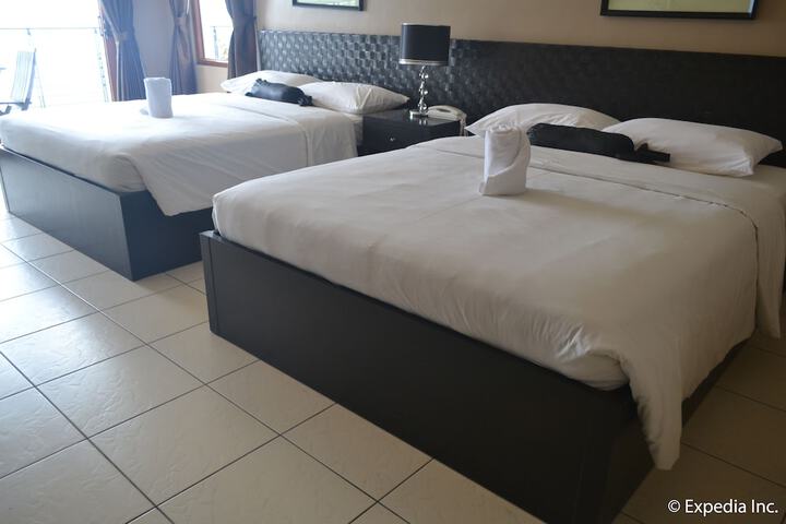 Room 10 of 81