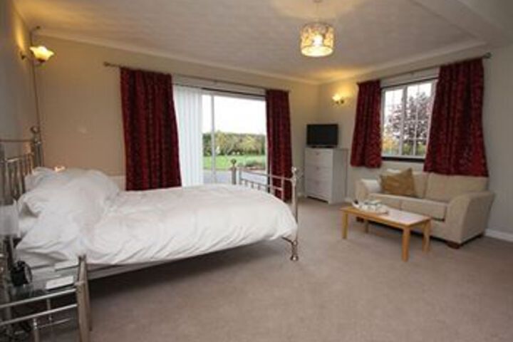 Room 7 of 10