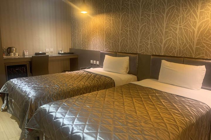 Room 20 of 36