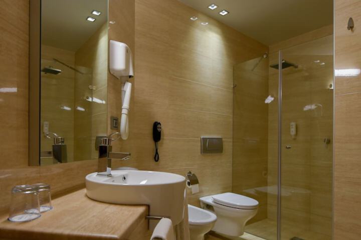 Room 32 of 55