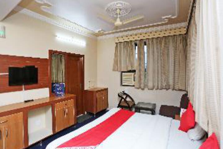 HOTEL VEER SARTHAK