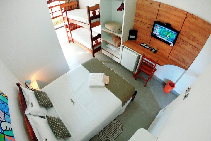 Room 7 of 99
