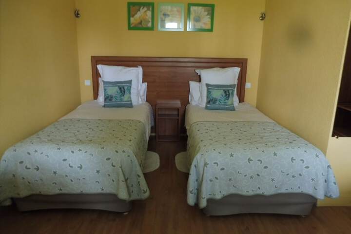 Room 27 of 118