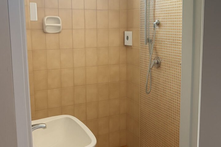 Room 15 of 24