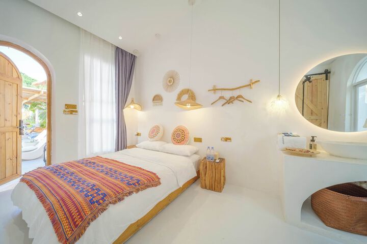 Room 53 of 171