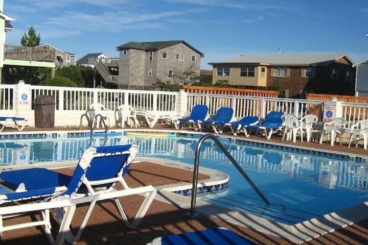 Hotel Pool