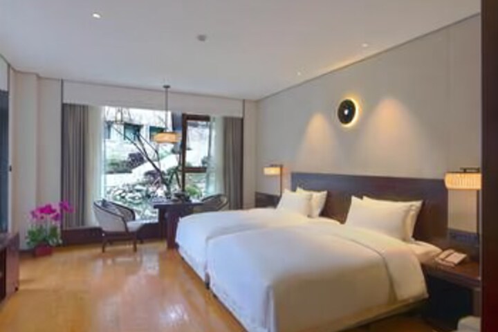Room 3 of 7