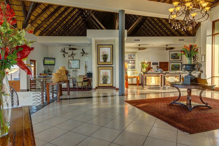 Entrance & Lobby