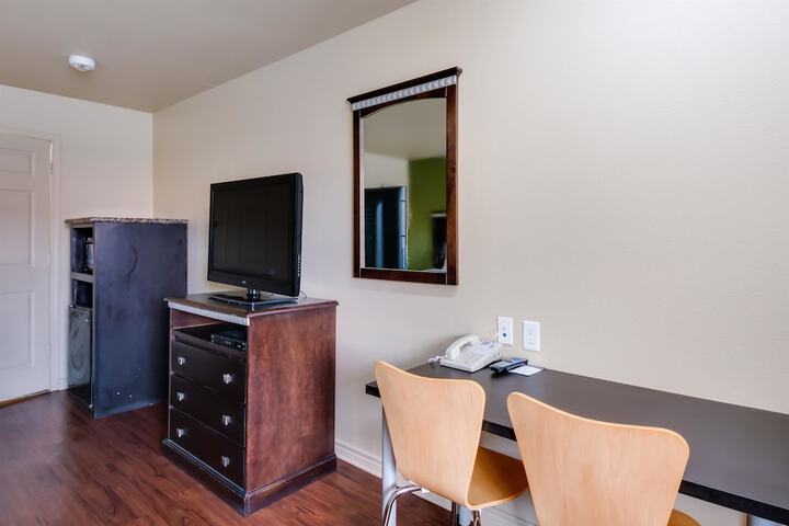 Room 21 of 37